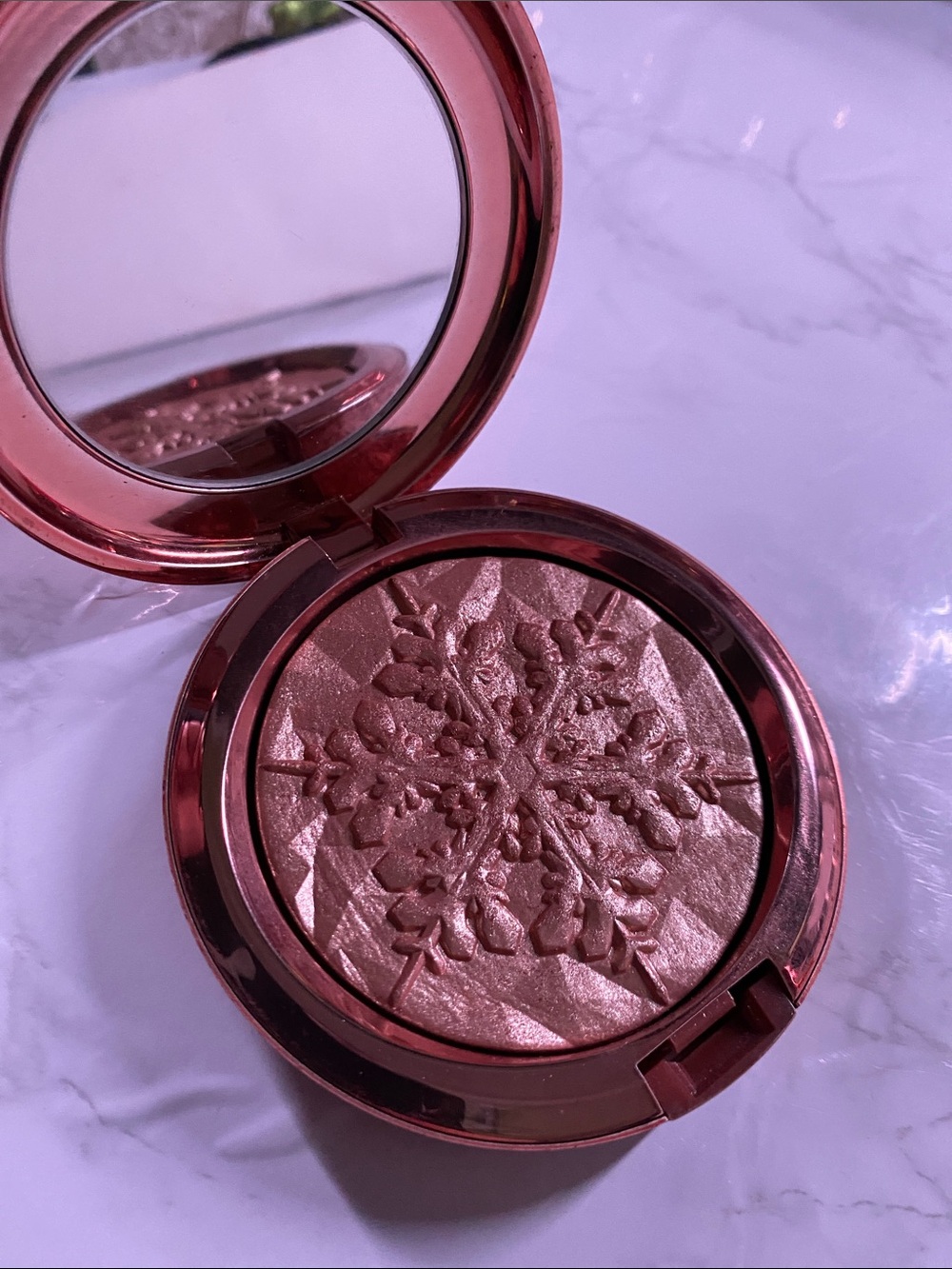 MAC Cosmetics Rose Metallic Round Accent Box